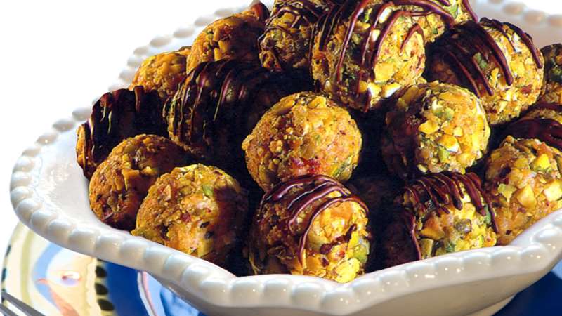 Halawa El Rashidi El Mizan balls with pistachio and chocolate 